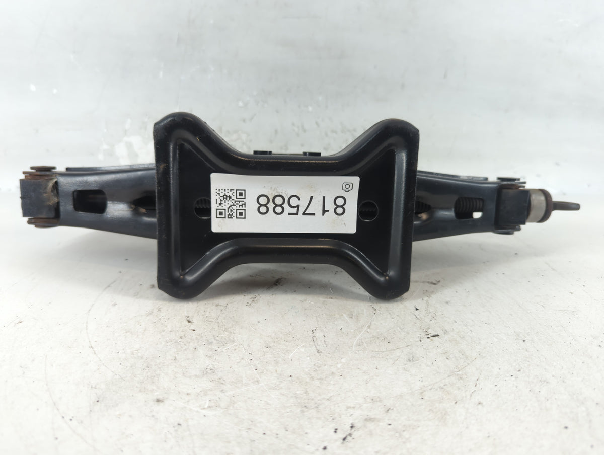 2010 Buick Lacrosse Spare Scissor Car Jack 817588 - Oemusedautoparts1.com