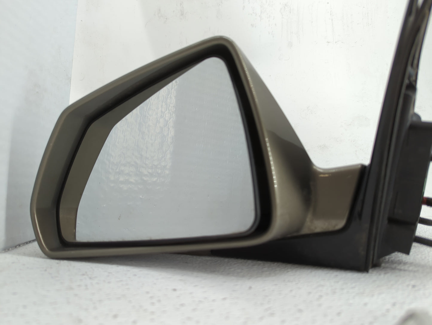2008-2014 Cadillac Cts Driver Side View Mirror - Left Door Mirror OEM Used - Oemusedautoparts1.com