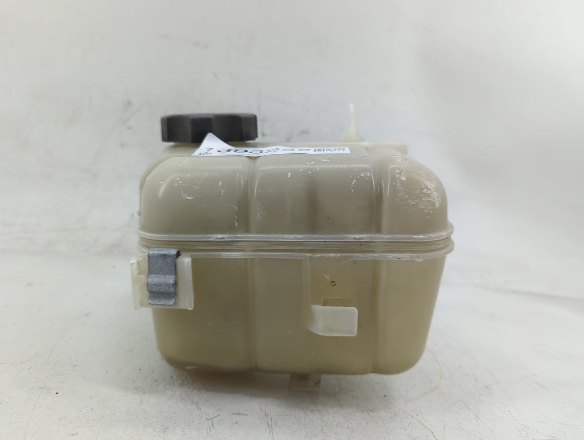 2010-2016 Cadillac Srx Radiator Coolant Overflow Expansion Tank Bottle 1393289 - Oemusedautoparts1.com