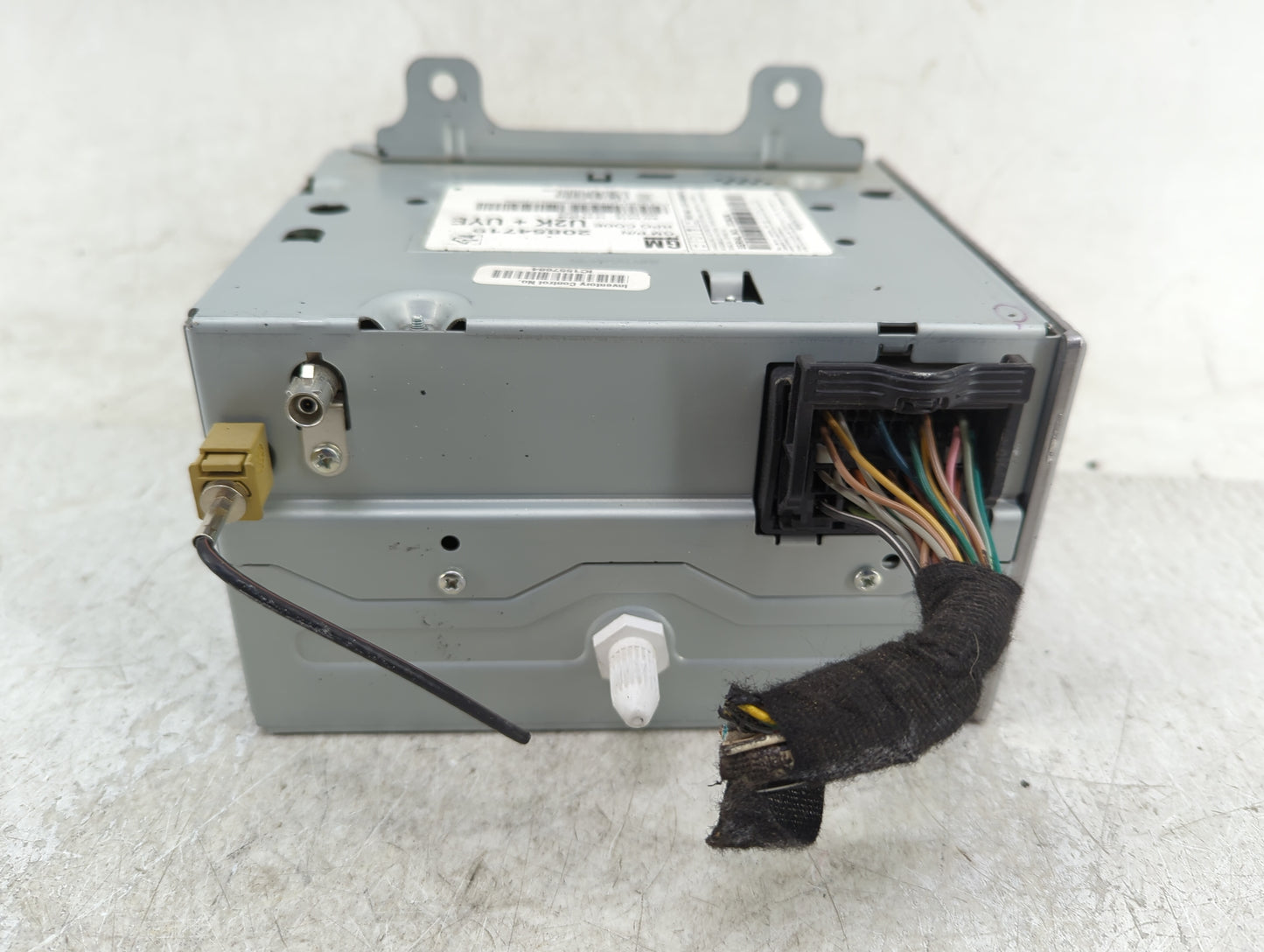2010 Chevrolet Camaro Radio AM FM Cd Player Receiver Replacement P/N:20854719 Fits Fits 2011 OEM Used Auto Parts - Oemusedau
