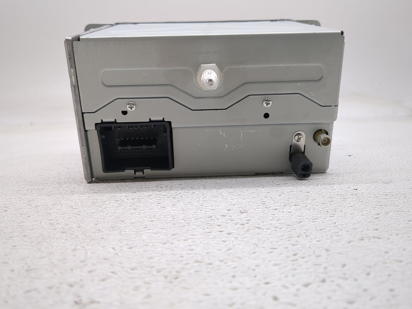 2010 Chevrolet Camaro Radio AM FM Cd Player Receiver Replacement P/N:20854719 CQ-FG6960YC Fits Fits 2011 OEM Used Auto Parts