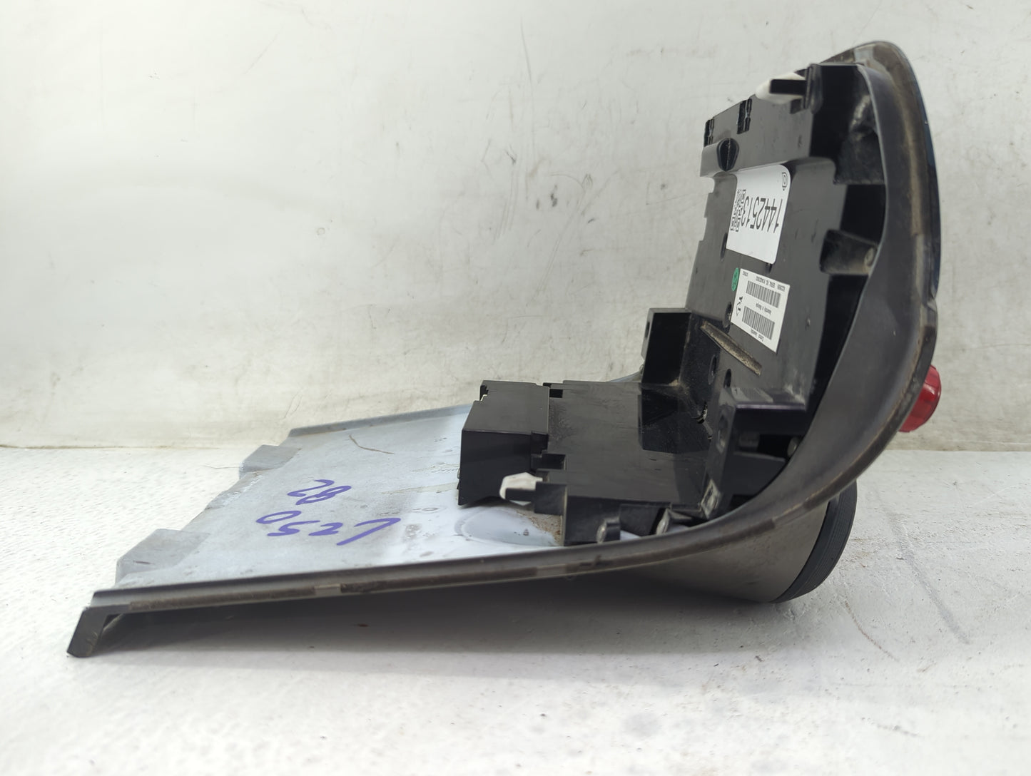 2010-2015 Chevrolet Camaro Radio AM FM Cd Player Receiver Replacement P/N:92235959 913942939002 Fits OEM Used Auto Parts - O