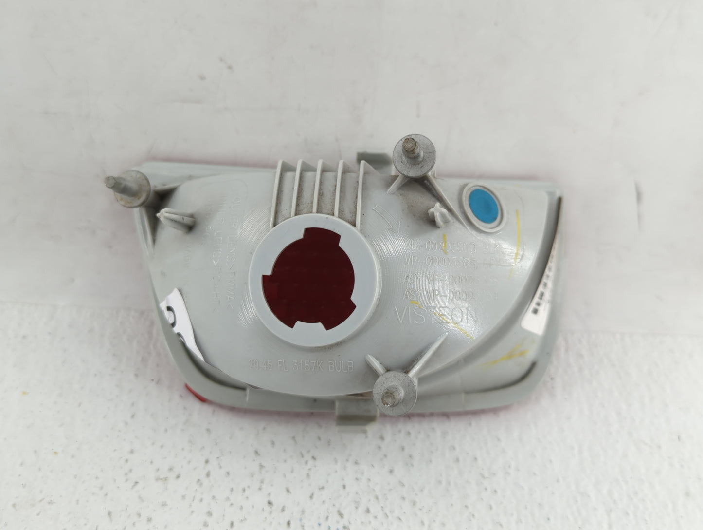 2010-2011 Chevrolet Camaro Tail Light Assembly Passenger Right OEM P/N:92212645 Fits Fits 2010 2011 OEM Used Auto Parts - Oe