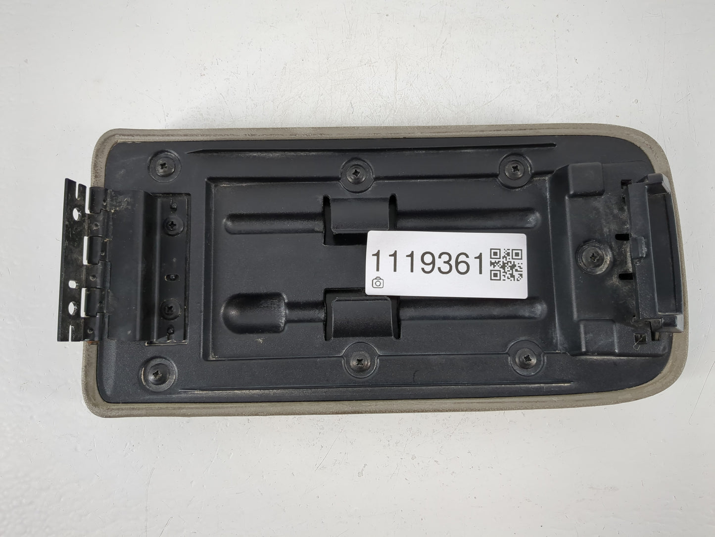 2005-2010 Chevrolet Cobalt Center Console Armrest Cover Lid Fits Fits 2005 2006 2007 2008 2009 2010 OEM Used Auto Parts - Oe