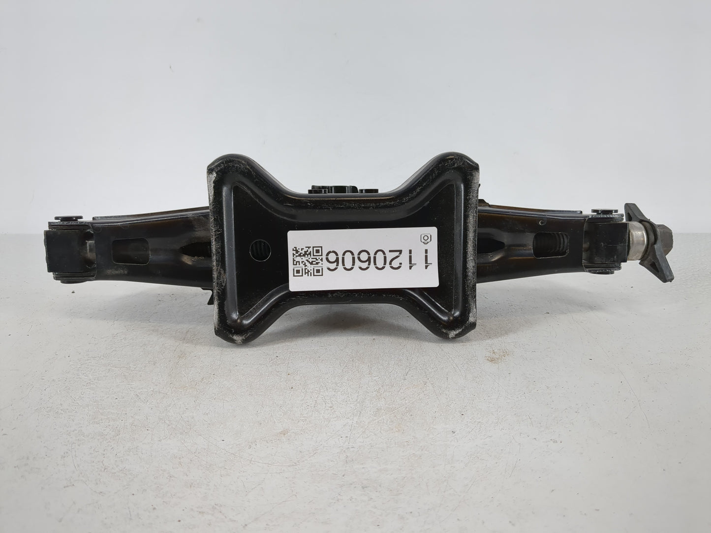 2010 Chevrolet Cobalt Spare Scissor Car Jack 1120606 - Oemusedautoparts1.com