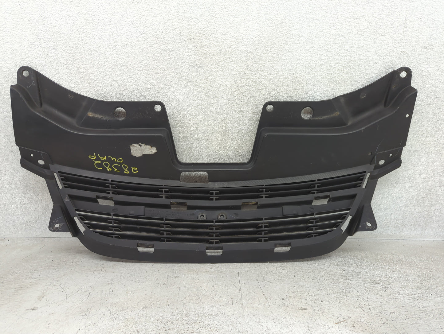 2005-2010 Chevrolet Cobalt Front Grille Bumper Not Included 894696 - Oemusedautoparts1.com