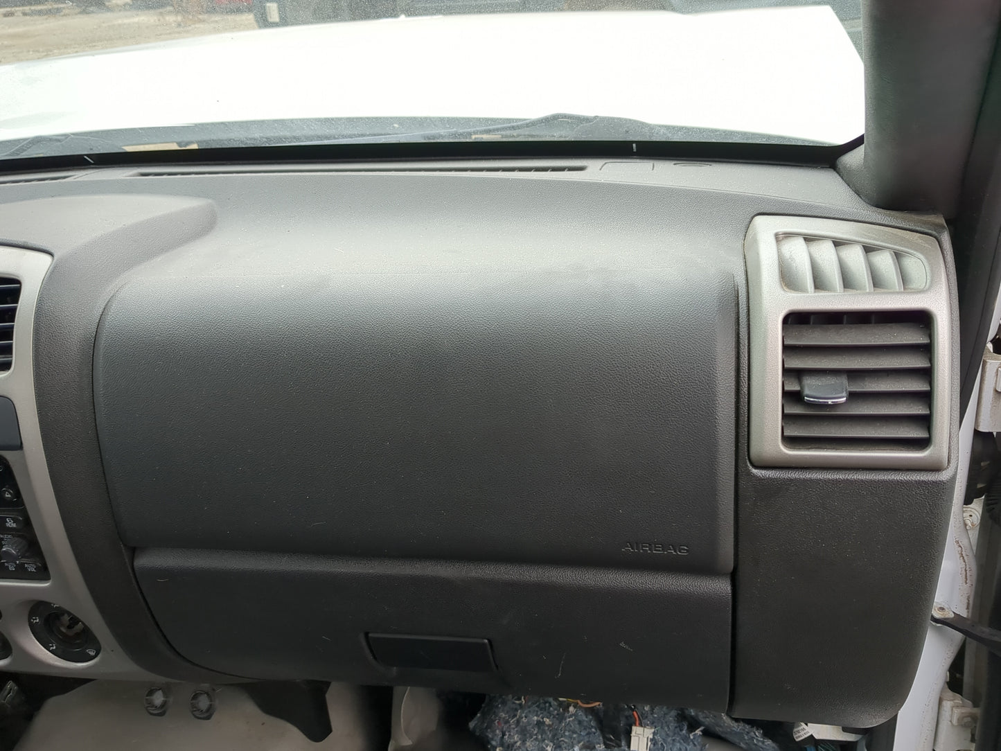 2006-2012 Chevrolet Colorado Air Bag Passenger Right Dashboard OEM Fits Fits 2006 2007 2008 2009 2010 2011 2012 OEM Used Aut