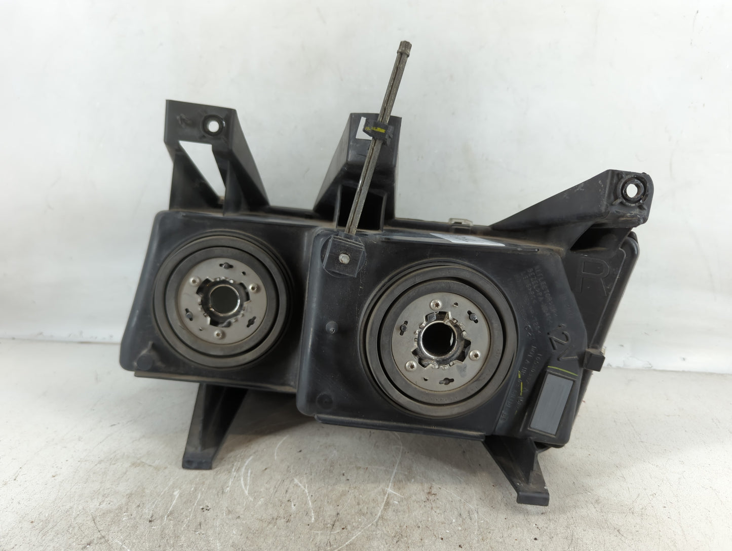 2004 Chevrolet Colorado Passenger Right Oem Head Light Headlight Lamp - Oemusedautoparts1.com