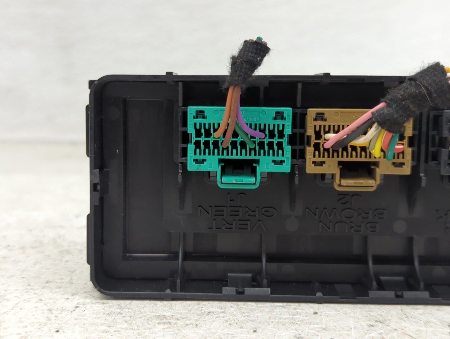 2010-2014 Chevrolet Equinox Body Control Module Bcm Inner Cabin Fuse Box - Oemusedautoparts1.com