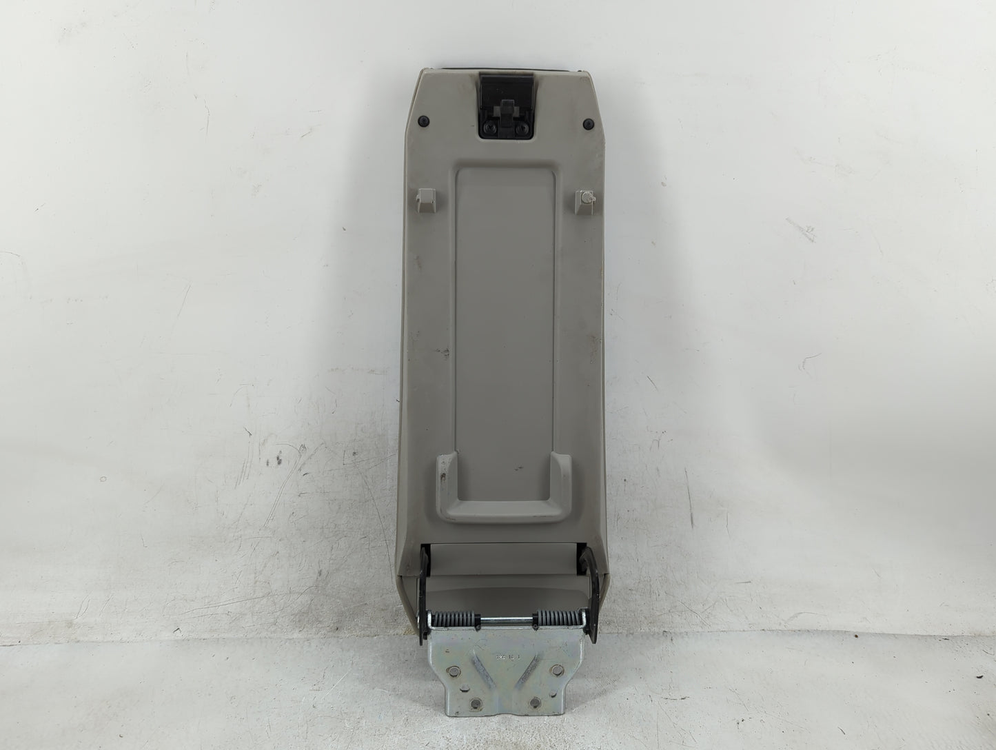 2010-2011 Chevrolet Equinox Center Console Armrest Cover Lid Fits Fits 2010 2011 OEM Used Auto Parts - Oemusedautoparts1.com