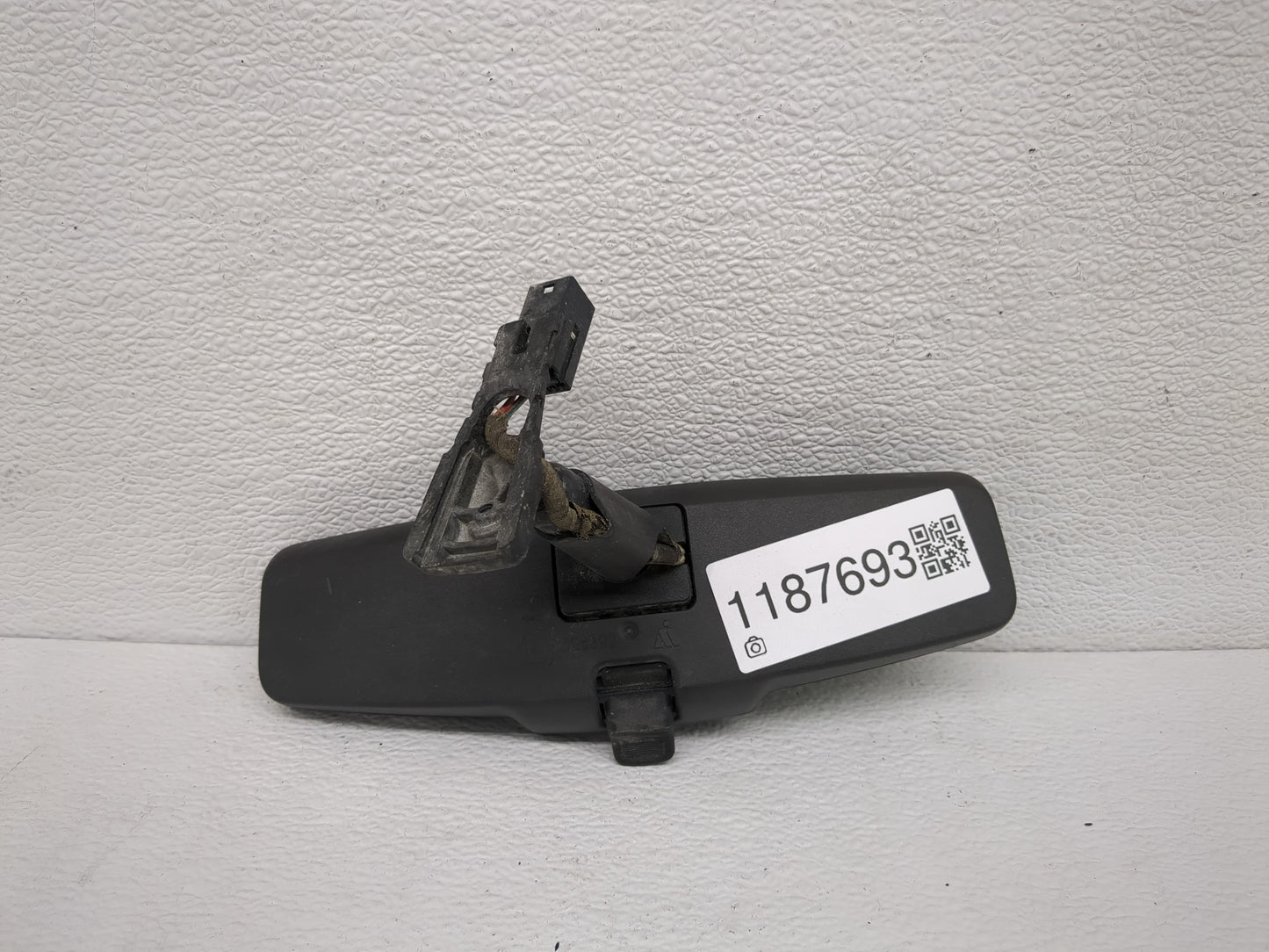 2010-2017 Chevrolet Equinox Interior Rear View Mirror Replacement OEM P/N:E11026392 Fits OEM Used Auto Parts - Oemusedautopa
