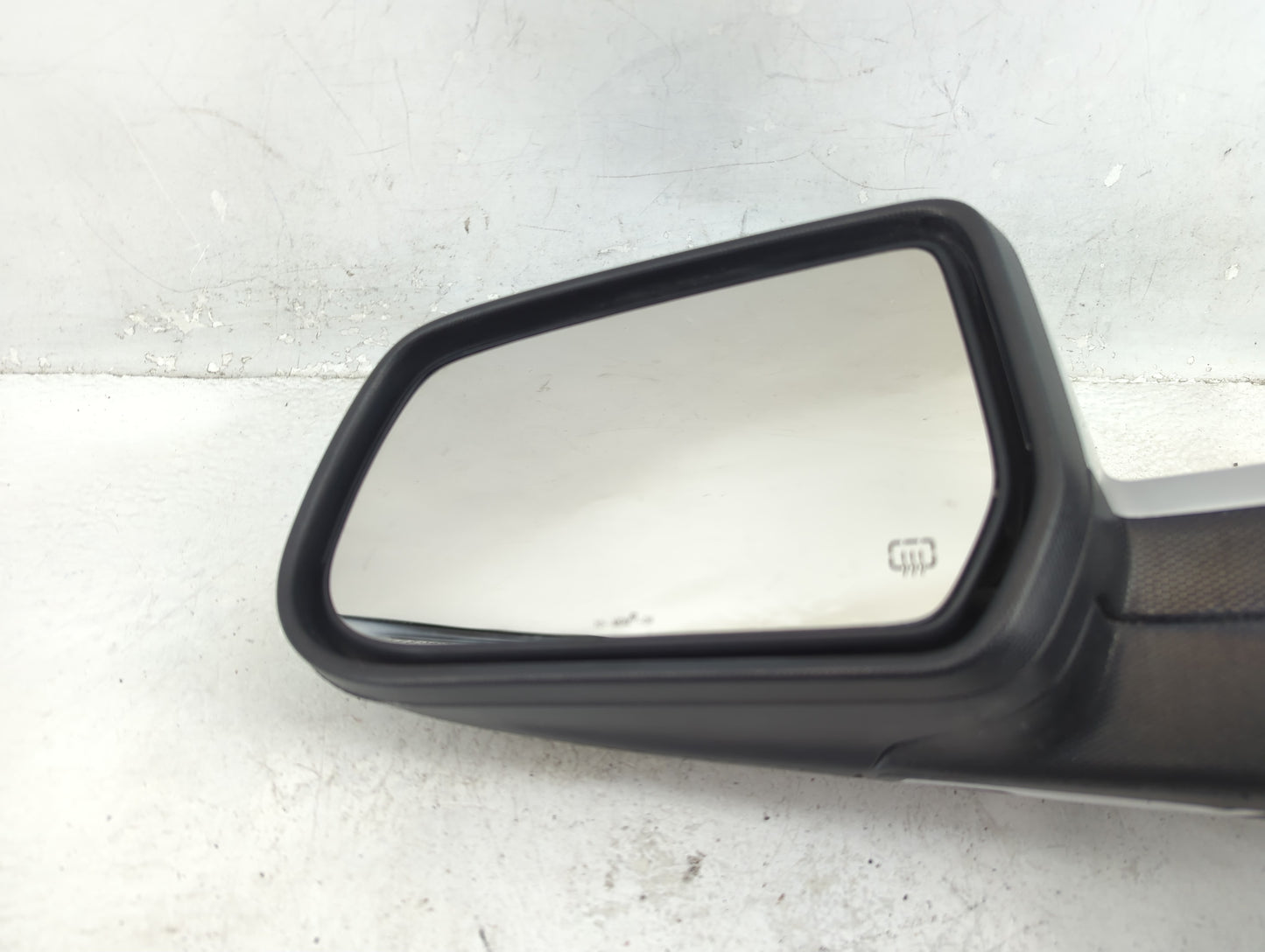 2010-2011 Chevrolet Equinox Driver Side View Mirror - Left Door Mirror OEM Used - Oemusedautoparts1.com