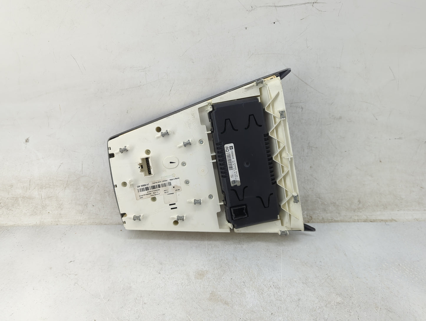 2010-2011 Chevrolet Equinox Radio Control Panel 1464367 - Oemusedautoparts1.com