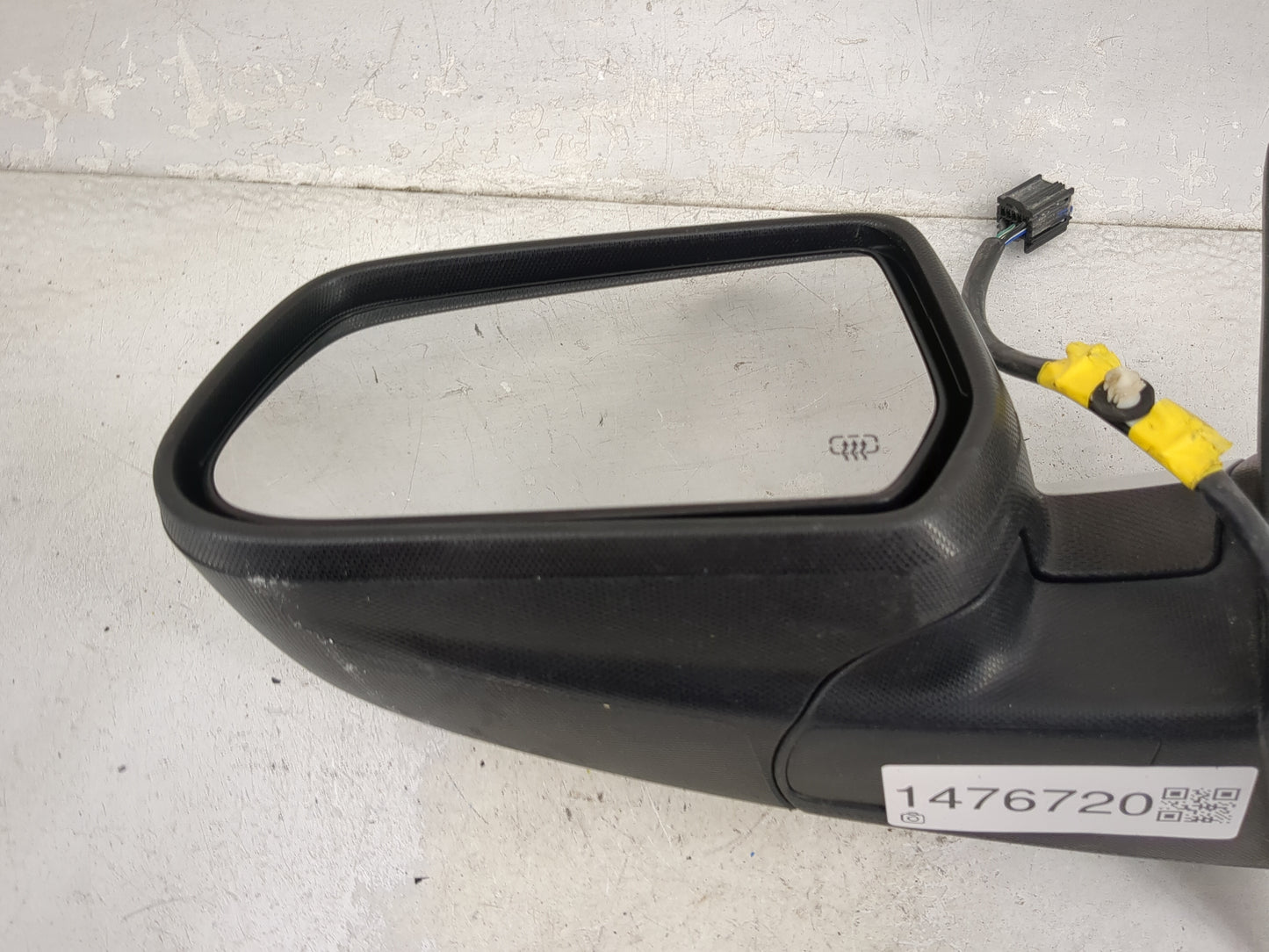 2010 Chevrolet Equinox Driver Side View Mirror - Left Door Mirror OEM Used - Oemusedautoparts1.com