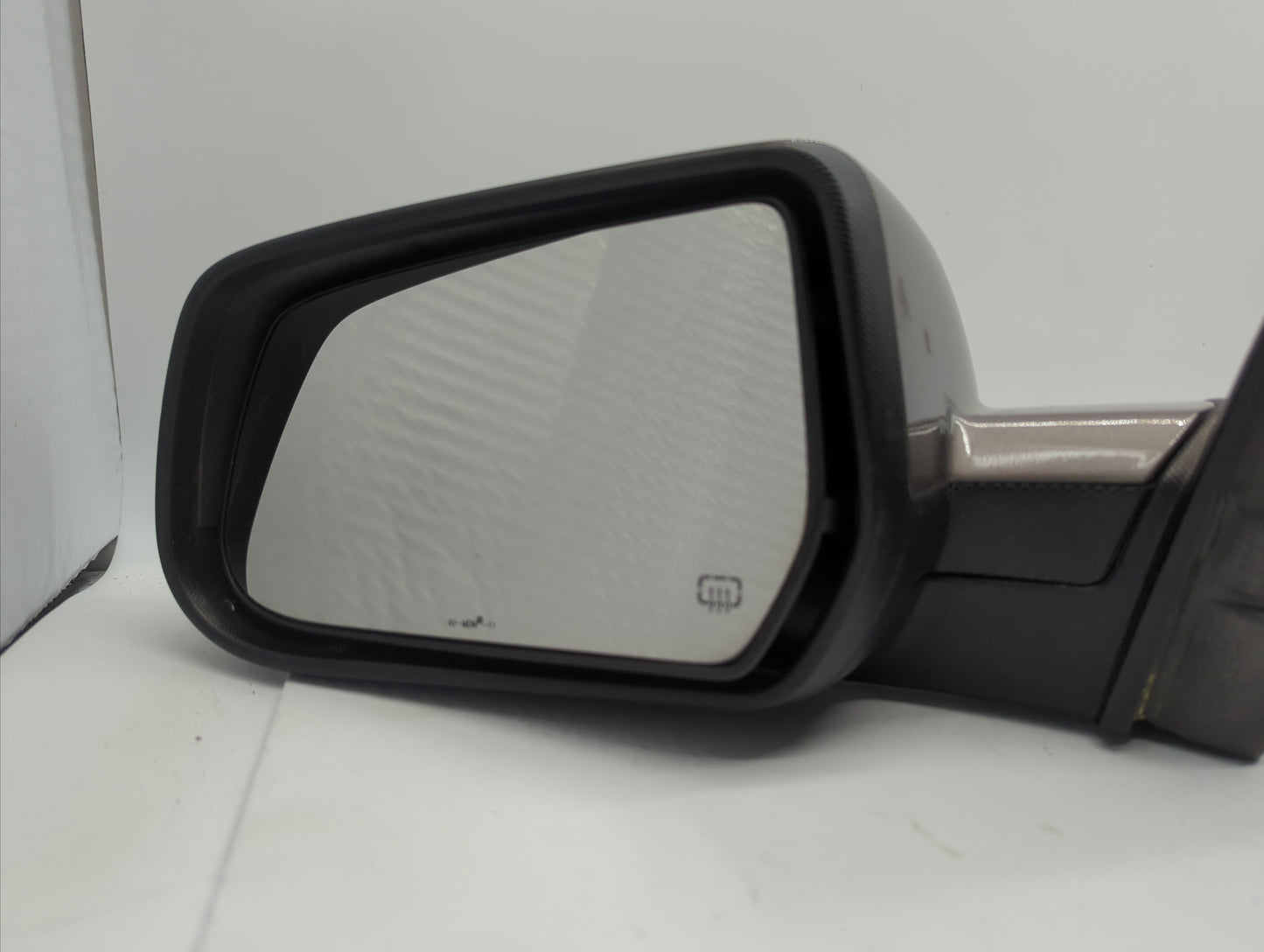 2010-2011 Chevrolet Equinox Driver Side View Mirror - Left Door Mirror OEM Used - Oemusedautoparts1.com