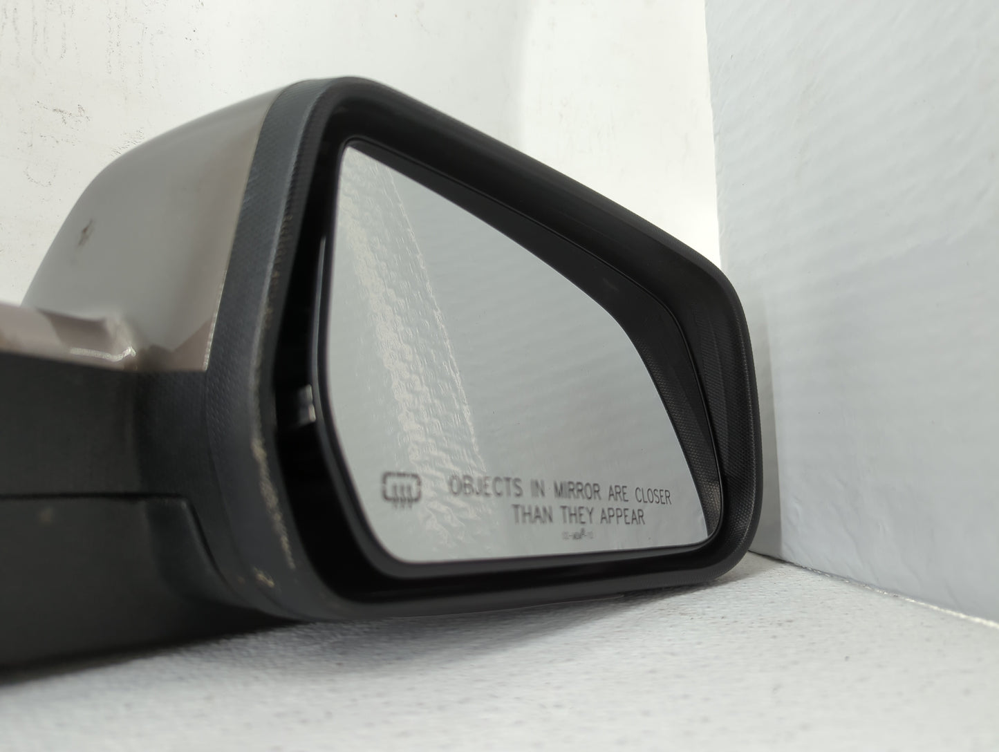 2010-2011 Chevrolet Equinox Passenger Side View Mirror - Right Door Mirror OEM Used - Oemusedautoparts1.com