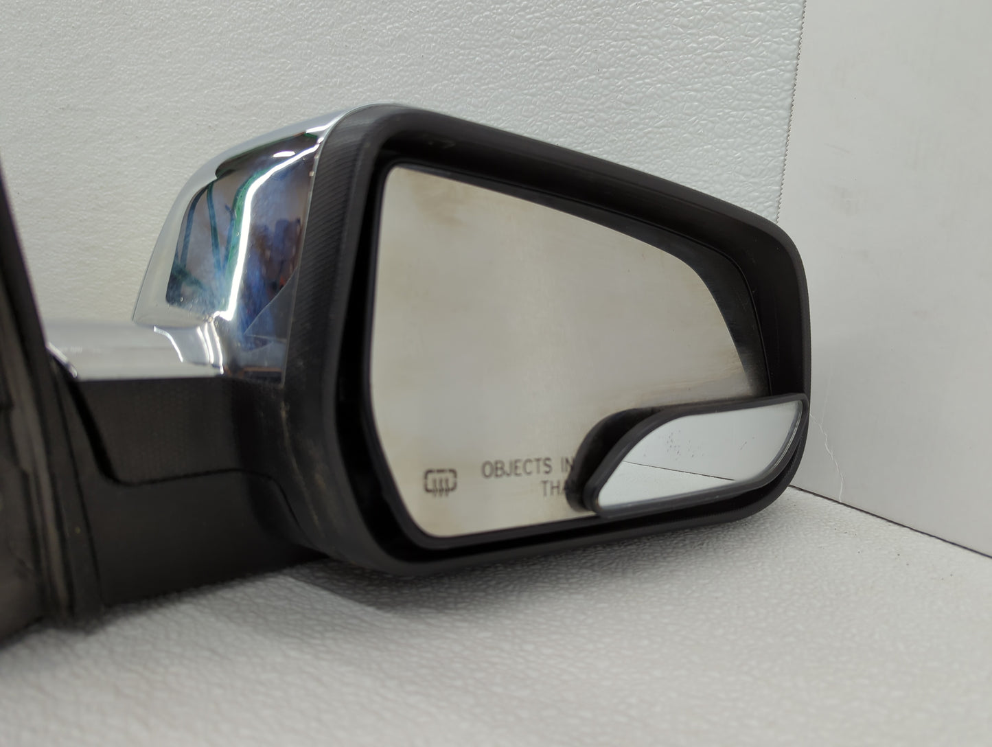 2010-2011 Chevrolet Equinox Passenger Side View Mirror - Right Door Mirror OEM Used - Oemusedautoparts1.com