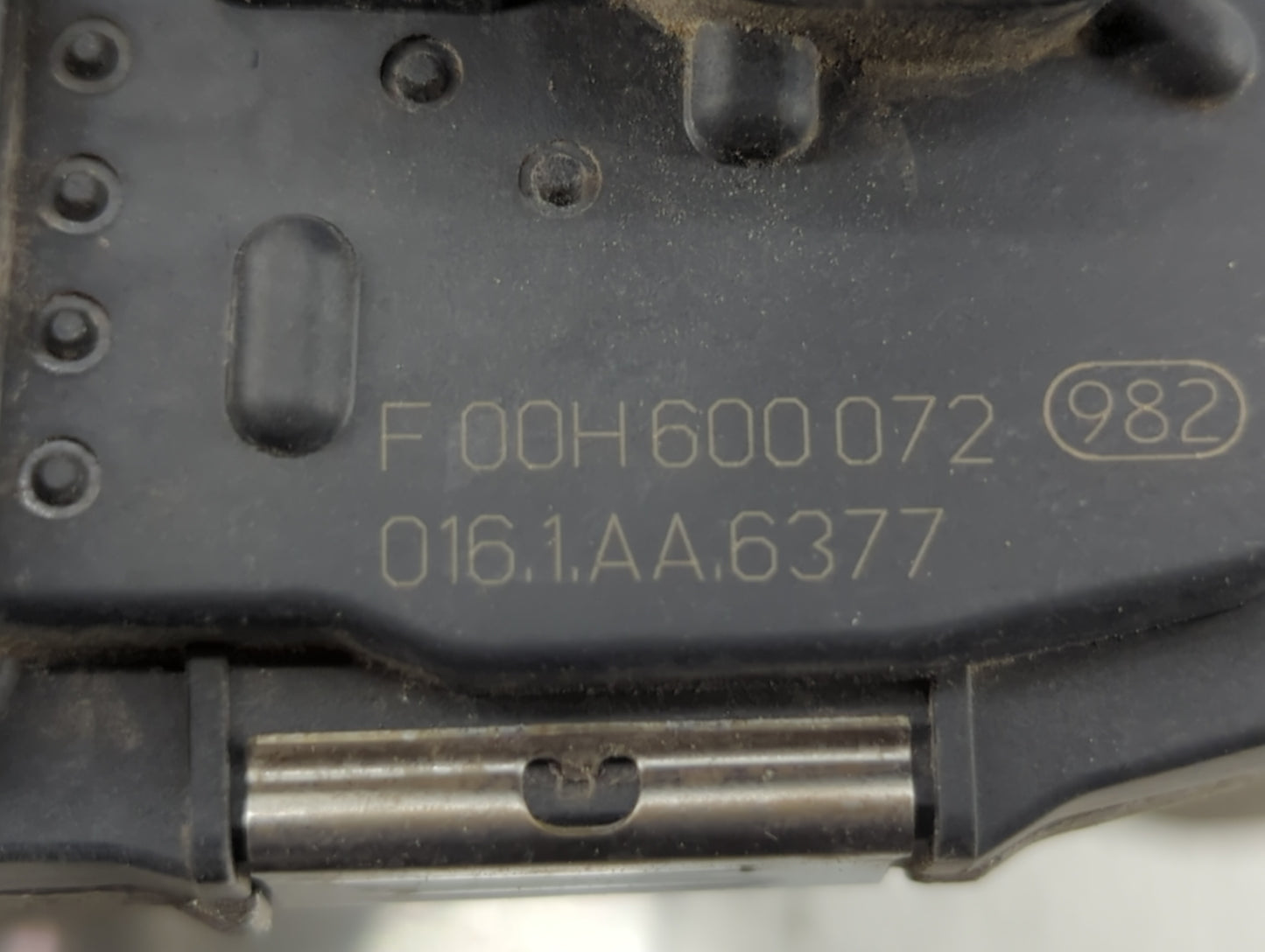 2010-2011 Chevrolet Equinox Throttle Body Fits Fits 2007 2008 2009 2010 2011 2012 OEM Used Auto Parts - Oemusedautoparts1.co