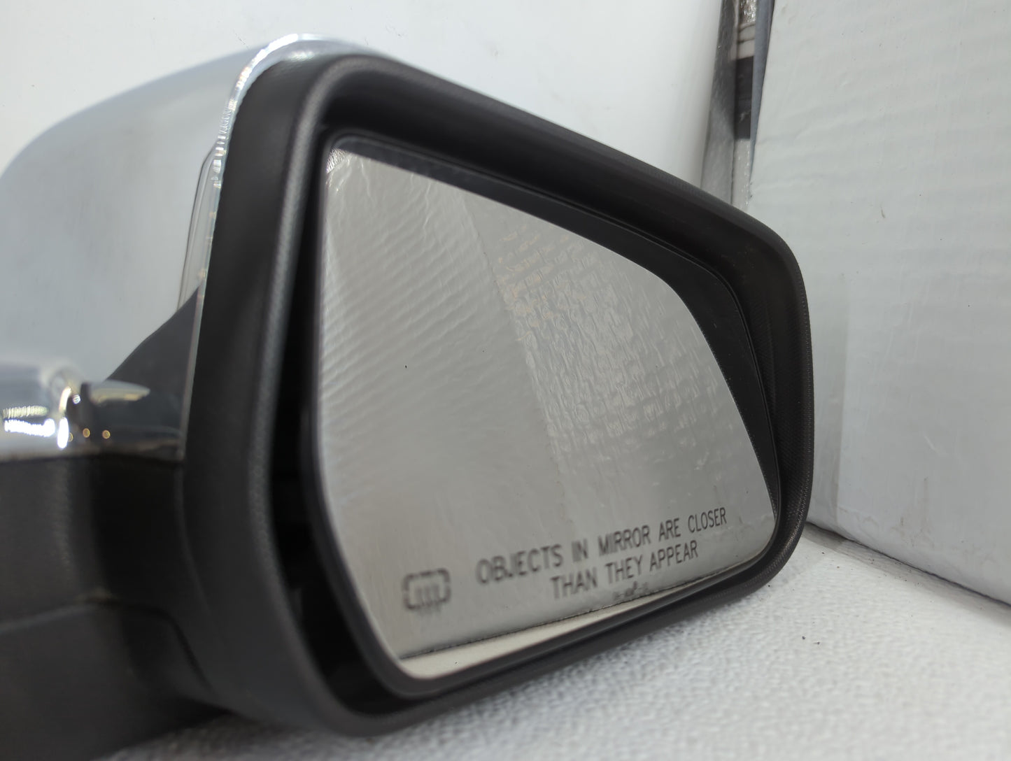 2010-2011 Chevrolet Equinox Passenger Side View Mirror - Right Door Mirror OEM Used - Oemusedautoparts1.com