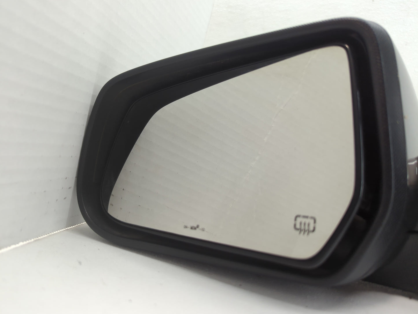 2010-2011 Chevrolet Equinox Driver Side View Mirror - Left Door Mirror OEM Used - Oemusedautoparts1.com