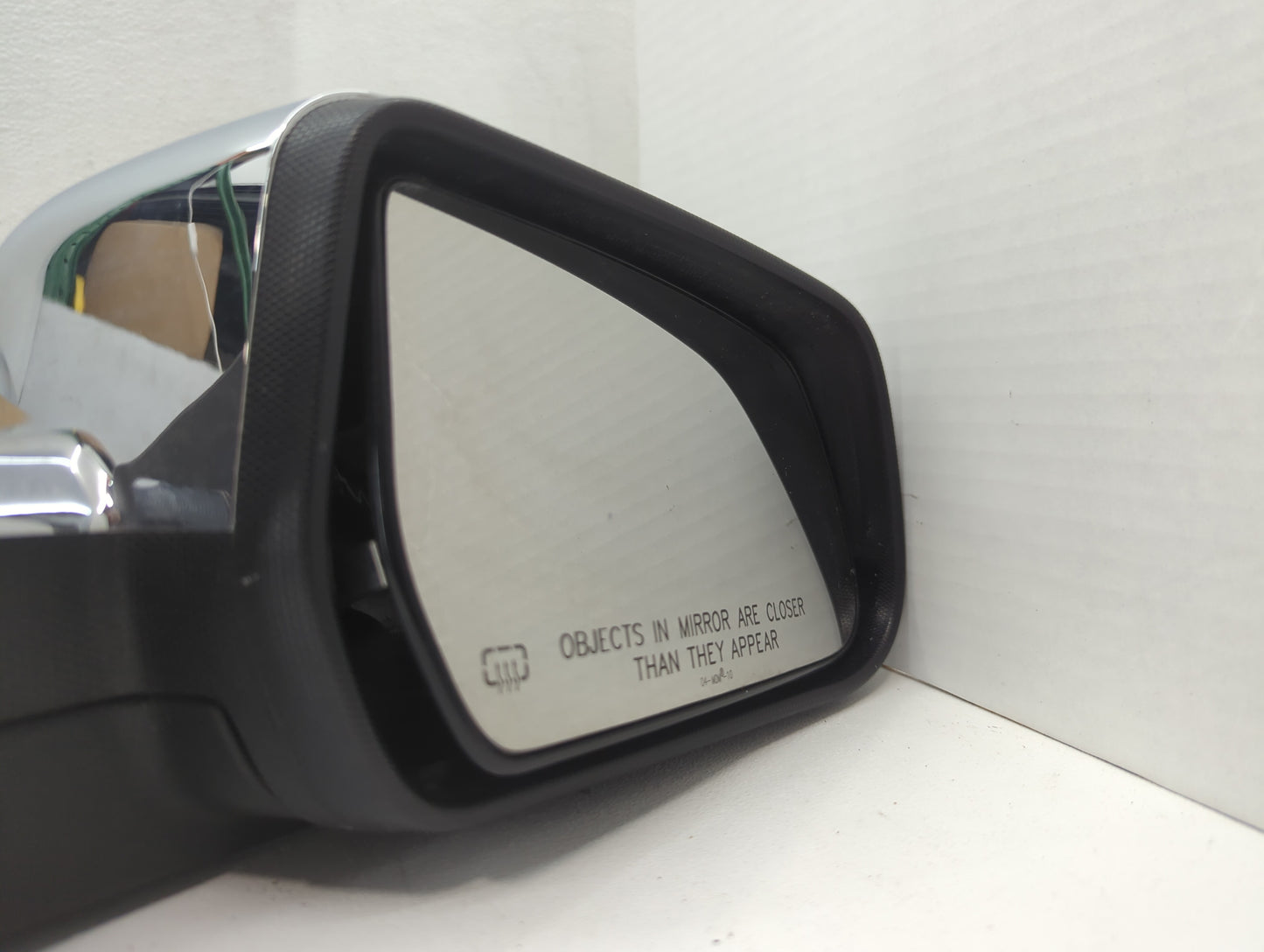 2010-2011 Chevrolet Equinox Passenger Right Side View Manual Door Mirror - Oemusedautoparts1.com