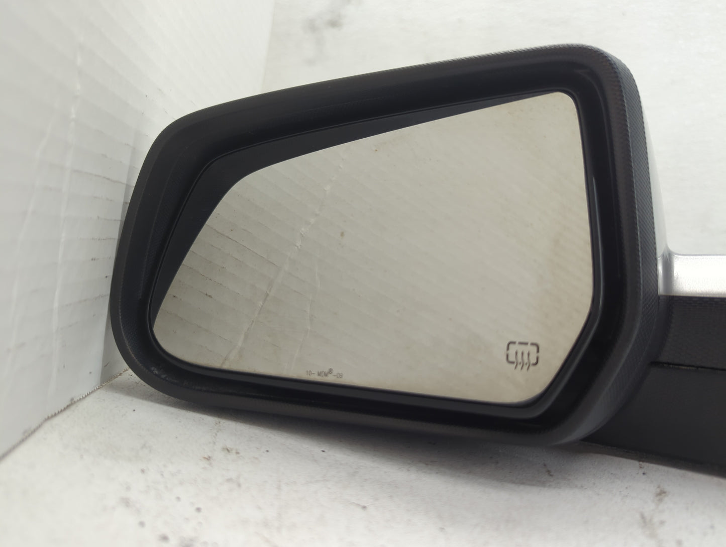 2010-2011 Chevrolet Equinox Driver Side View Mirror - Left Door Mirror OEM Used - Oemusedautoparts1.com