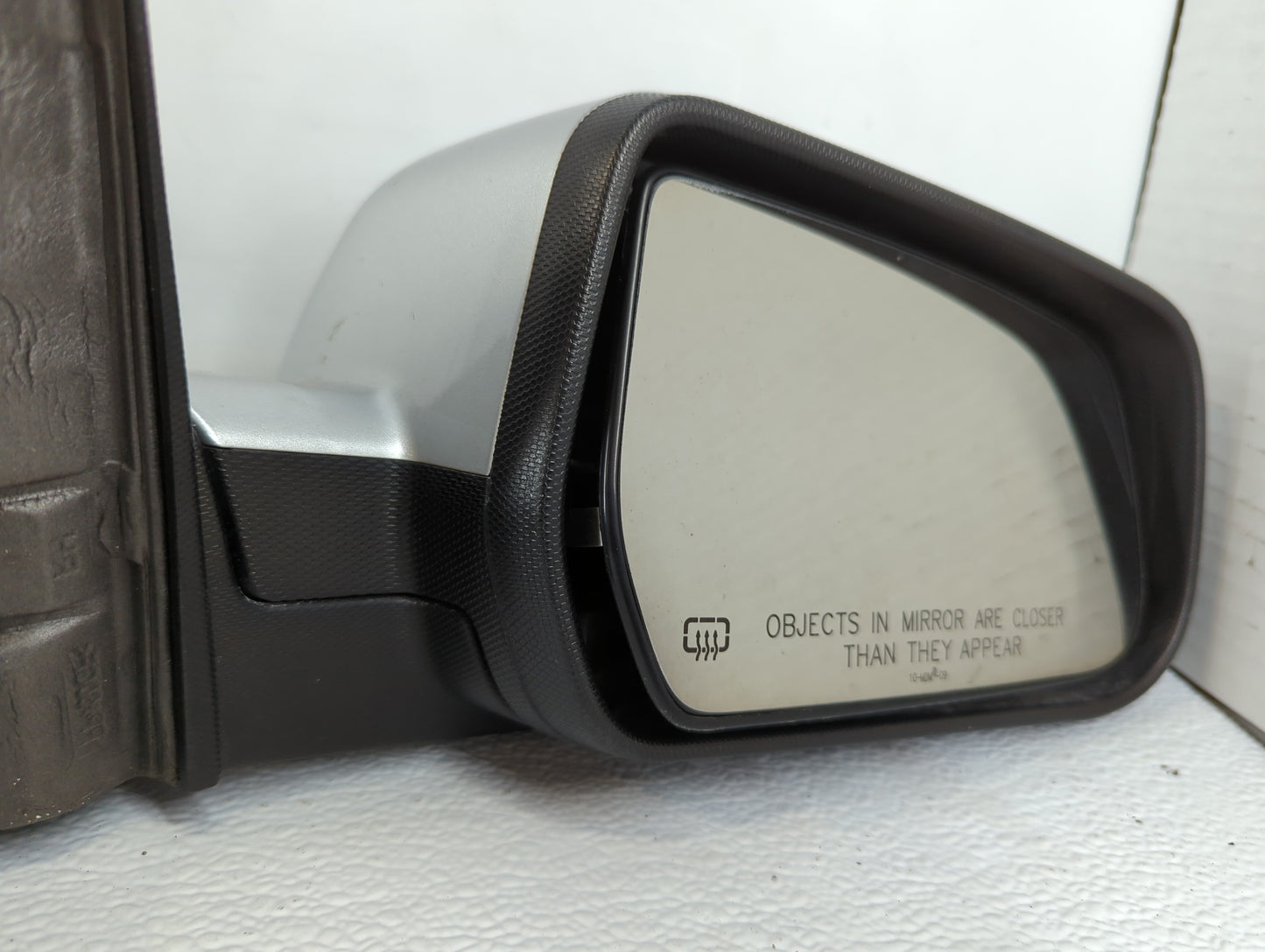 2010-2011 Chevrolet Equinox Passenger Side View Mirror - Right Door Mirror OEM Used - Oemusedautoparts1.com
