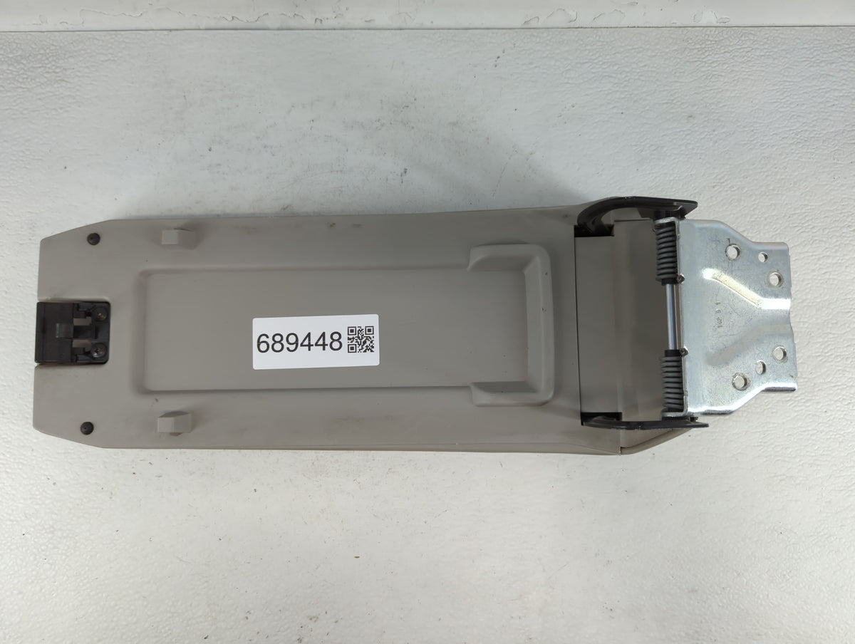 2010 Chevrolet Equinox Center Console Armrest Cover Lid Black 689448 - Oemusedautoparts1.com