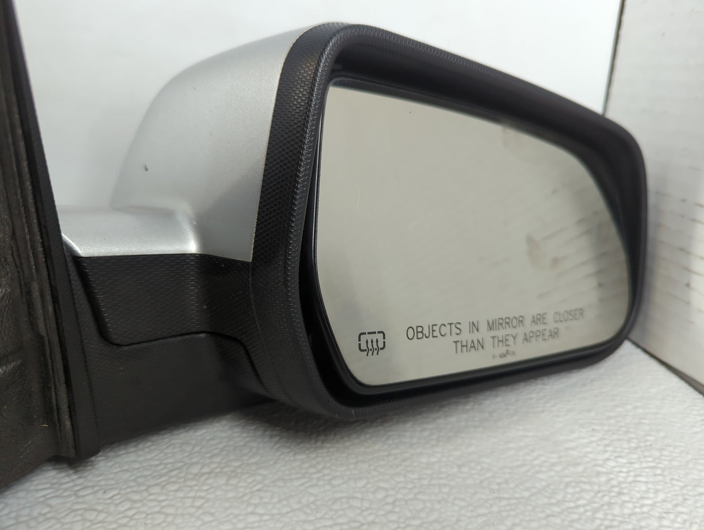 2010-2011 Chevrolet Equinox Passenger Side View Mirror - Right Door Mirror OEM Used - Oemusedautoparts1.com