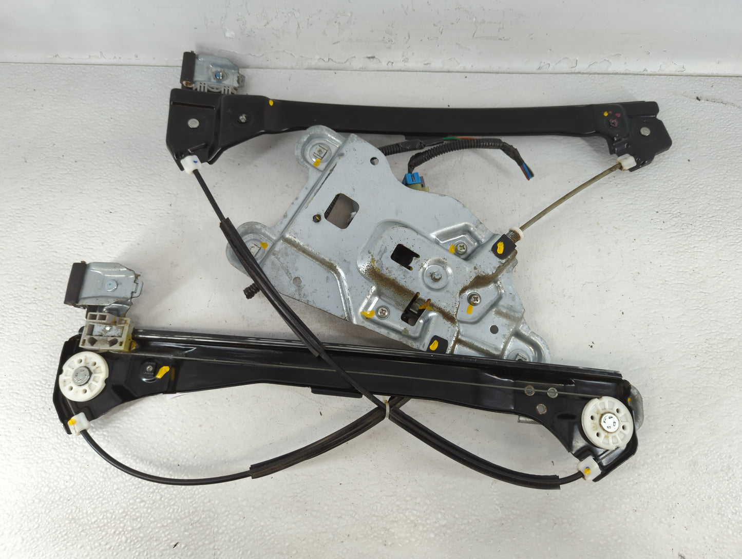 2010-2011 Chevrolet Equinox Driver Left Front Window Regulator 723932 - Oemusedautoparts1.com