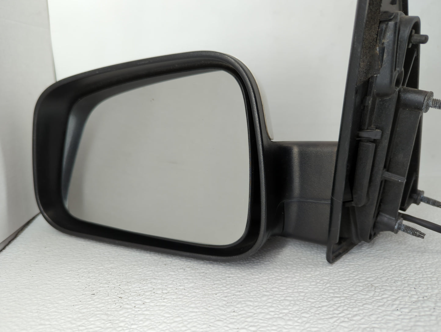 2007-2011 Chevrolet Hhr Driver Side View Mirror - Left Door Mirror OEM Used - Oemusedautoparts1.com
