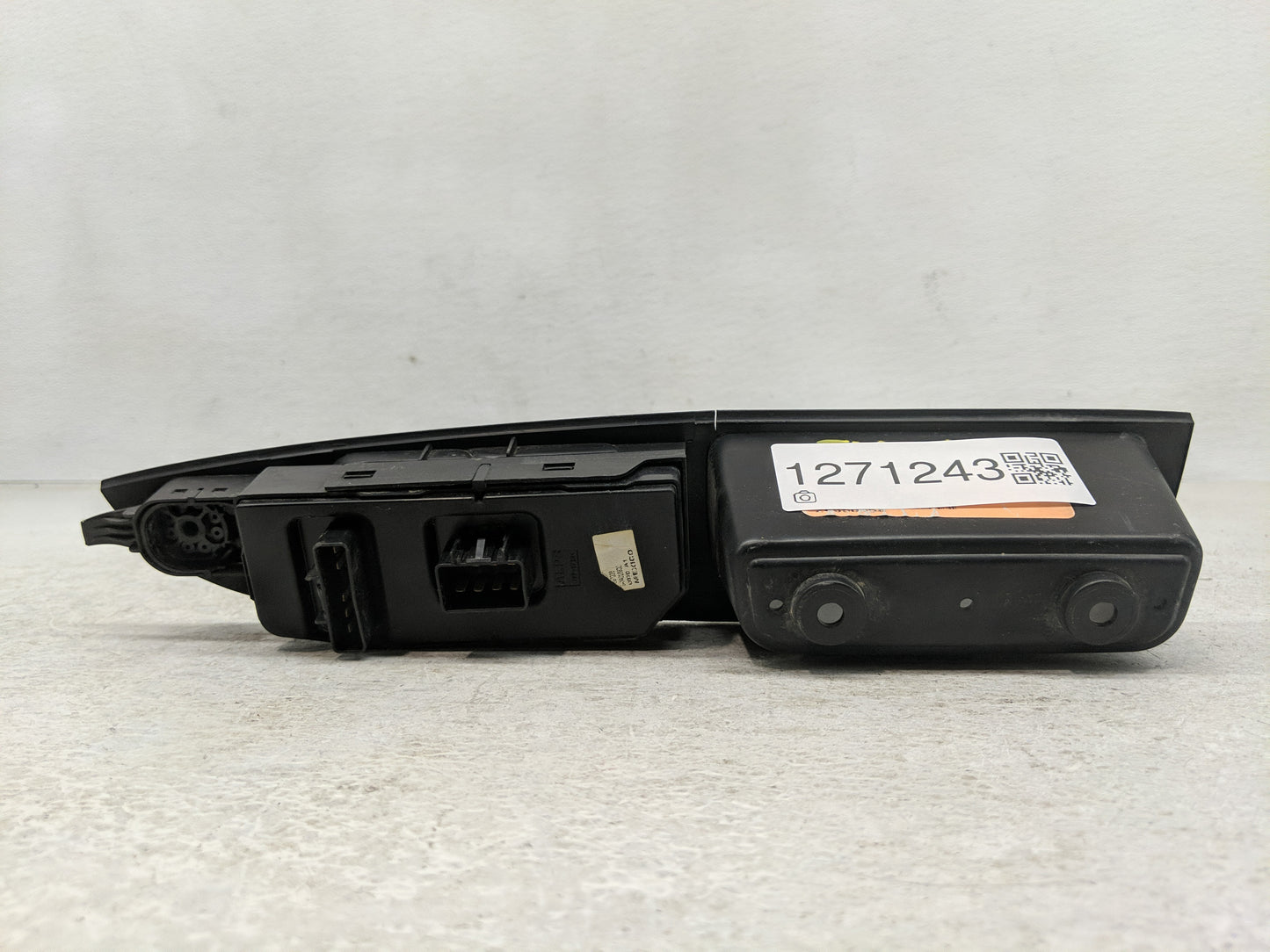 2010-2012 Chevrolet Malibu Master Power Window Switch Replacement Driver Side Left Fits Fits 2010 2011 2012 OEM Used Auto Pa
