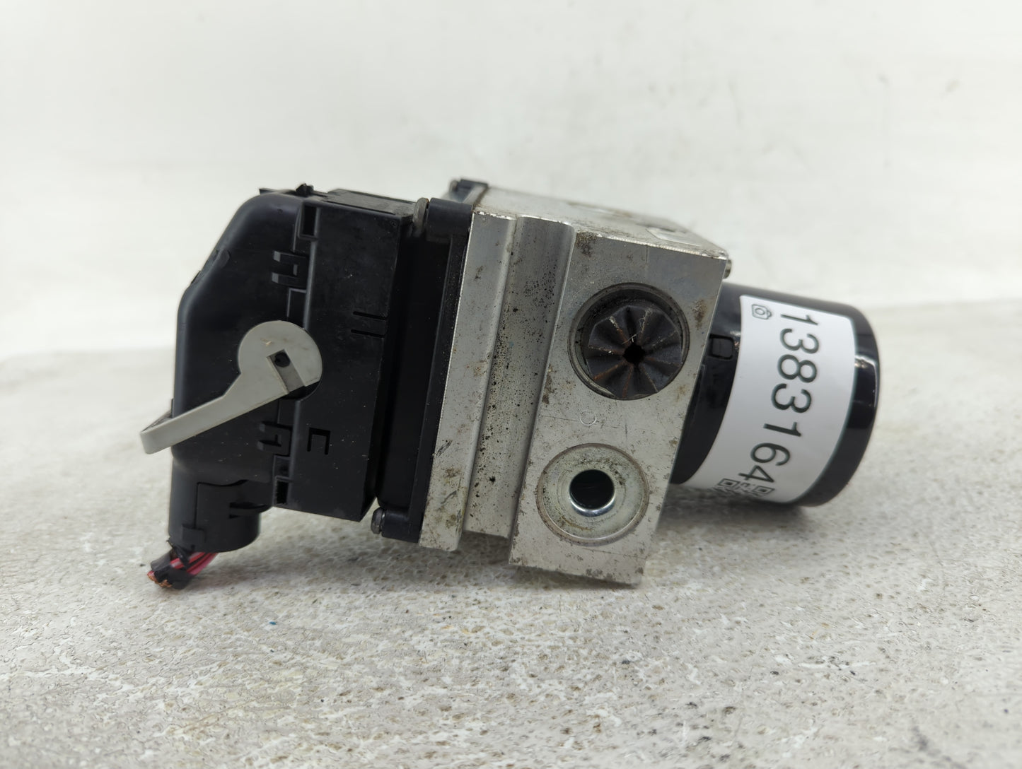 2010 Chevrolet Malibu ABS Pump Control Module Replacement P/N:25949990 Fits OEM Used Auto Parts - Oemusedautoparts1.com