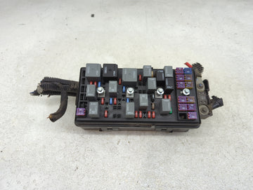 2009-2012 Chevrolet Malibu Fusebox Fuse Box Panel Relay Module P/N:20822689 Fits Fits 2009 2010 2011 2012 OEM Used Auto Parts