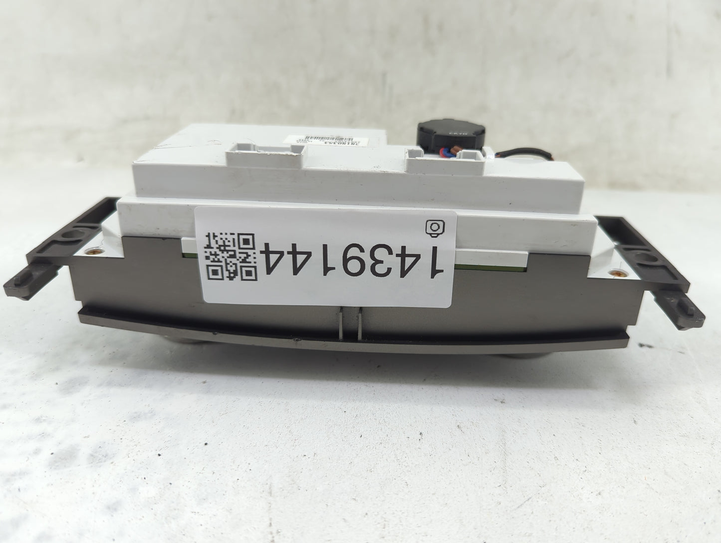 2008-2012 Chevrolet Malibu Climate Control Module Temperature AC/Heater Replacement P/N:28180353 Fits OEM Used Auto Parts -