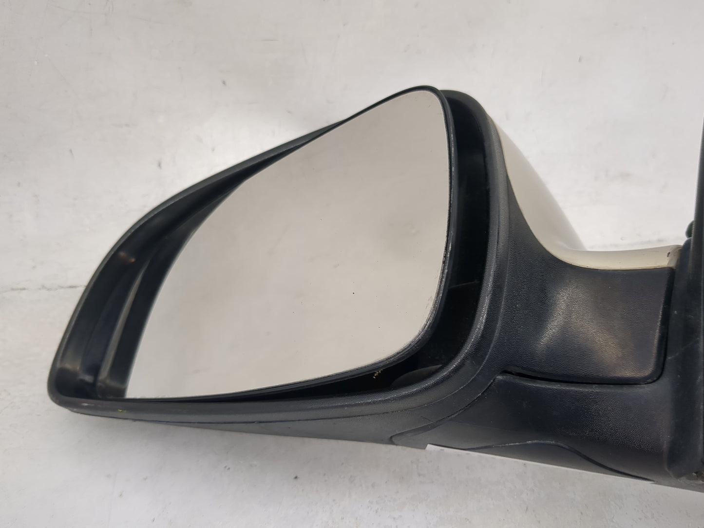 2008-2012 Chevrolet Malibu Driver Side View Mirror - Left Door Mirror OEM Used - Oemusedautoparts1.com