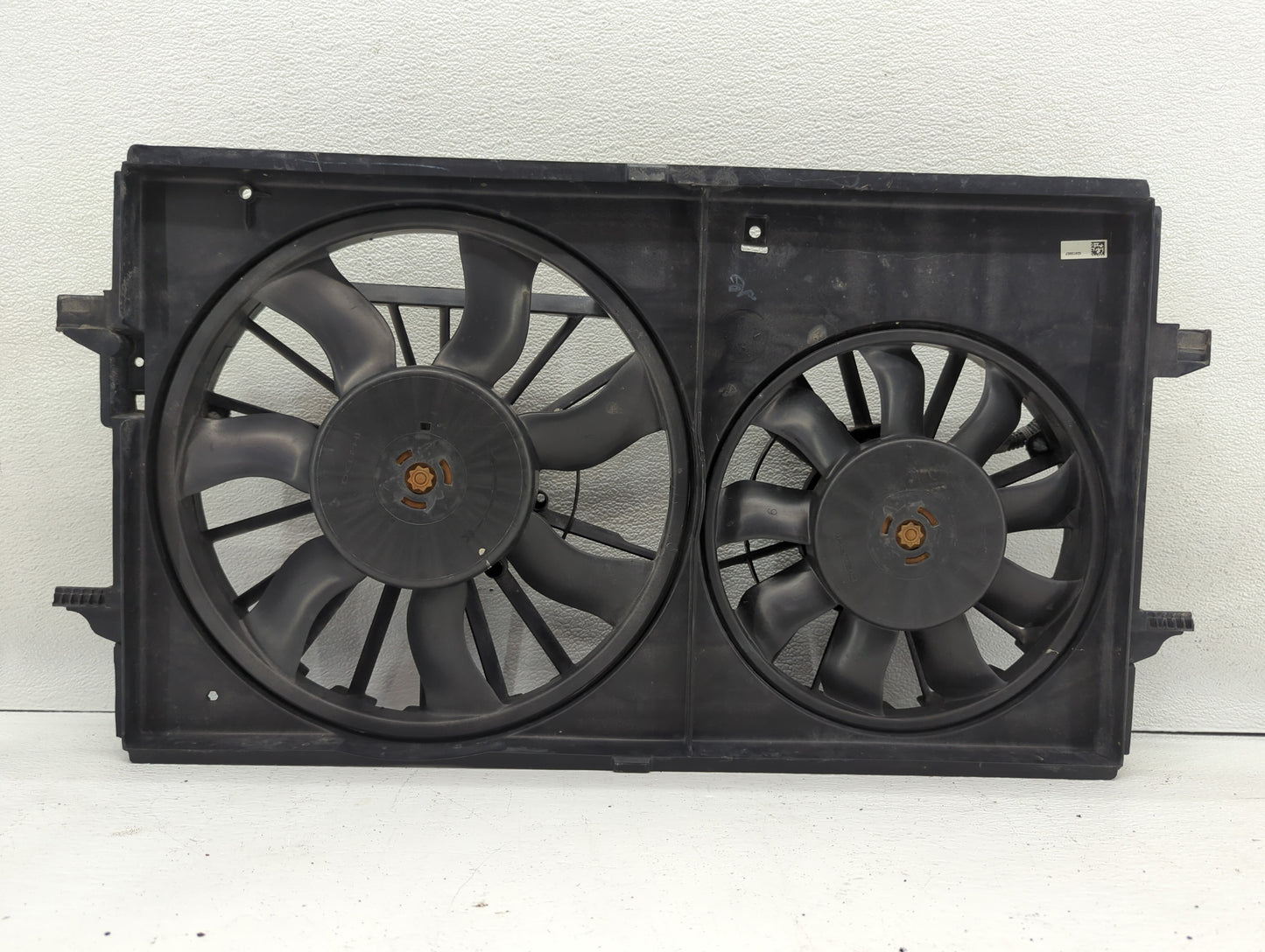 2004-2012 Chevrolet Malibu Left Radiator Fan Motor Assembly - Oemusedautoparts1.com