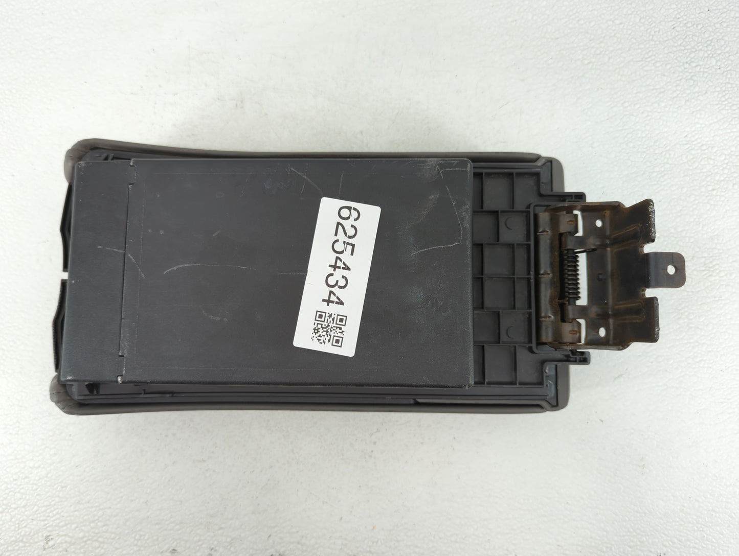 2010 Chevrolet Malibu Center Console Armrest Cover Lid Black - Oemusedautoparts1.com