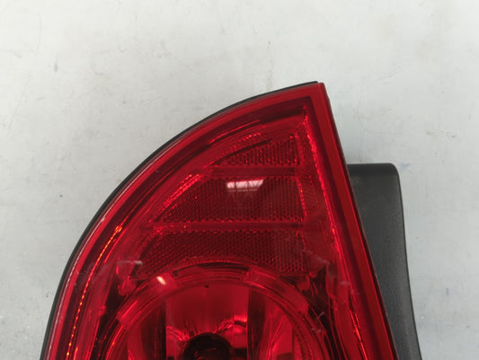 2008-2012 Chevrolet Malibu Tail Light Assembly Passenger Right OEM P/N:992-4050-065 220-0814-096 Fits OEM Used Auto Parts