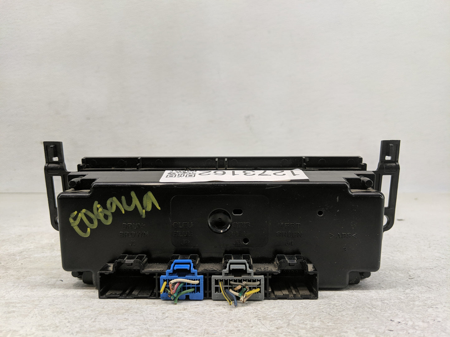 2010-2011 Chevrolet Silverado 1500 Climate Control Module Temperature AC/Heater Replacement P/N:20887810 20887816 Fits OEM U