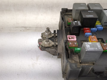 2010-2014 Chevrolet Suburban 1500 Fusebox Fuse Box Panel Relay Module P/N:15328864 15328865 Fits Fits 2010 2011 2012 2013 2014 OEM Used Auto Parts