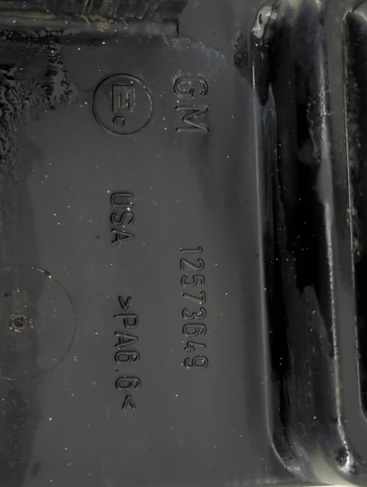 2010 Chevrolet Suburban 1500 Fuel Vapor Charcoal Canister 1481382 - Oemusedautoparts1.com