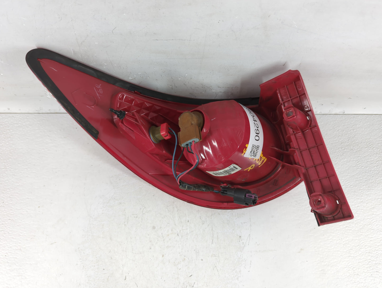 2010 Chevrolet Traverse Tail Light Assembly Passenger Right OEM P/N:34T543809 ZFY-00928-GM Fits OEM Used Auto Parts - Oemuse