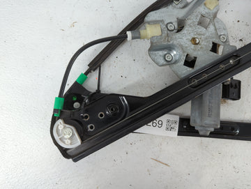 2005-2010 Chrysler 300 Used Window Regulator Passenger Front
