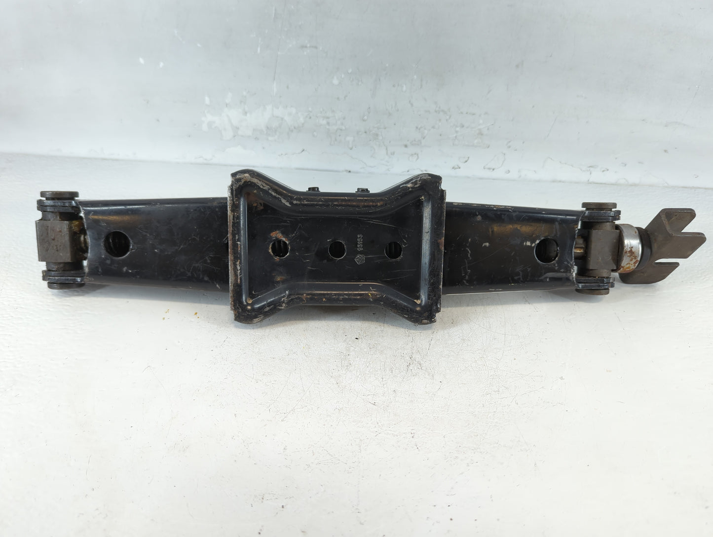 2010 Chrysler 300 Spare Scissor Car Jack - Oemusedautoparts1.com