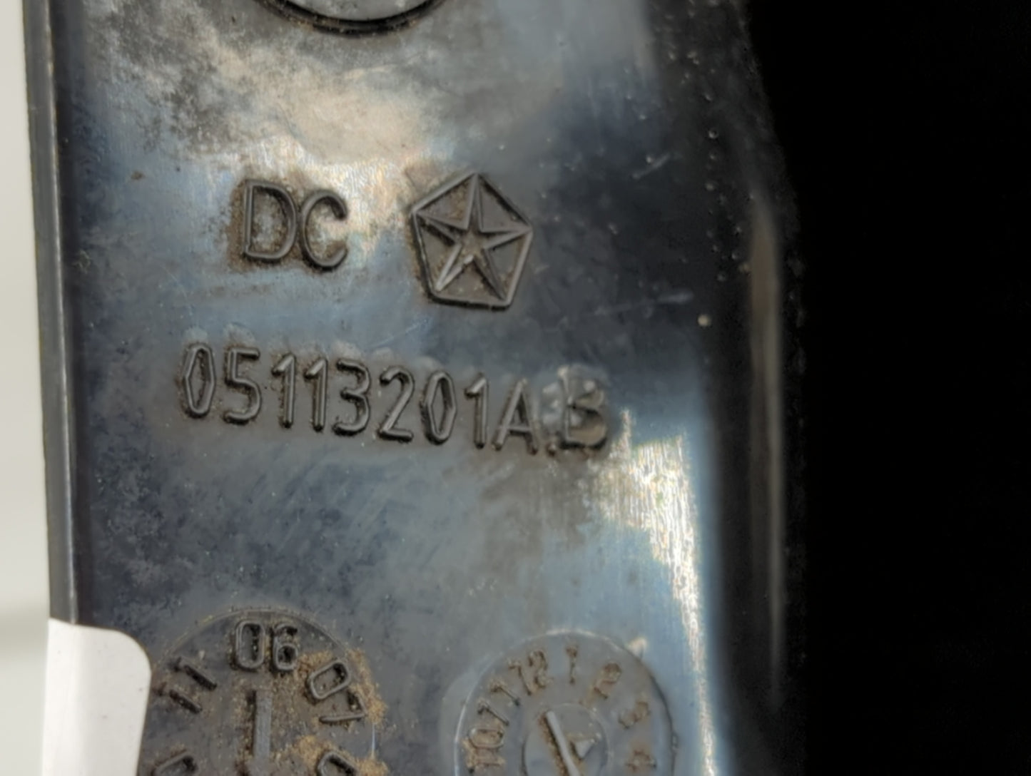 2008-2010 Chrysler Town & Country Tail Light Assembly Driver Left OEM P/N:05113201AD Fits Fits 2008 2009 2010 OEM Used Auto