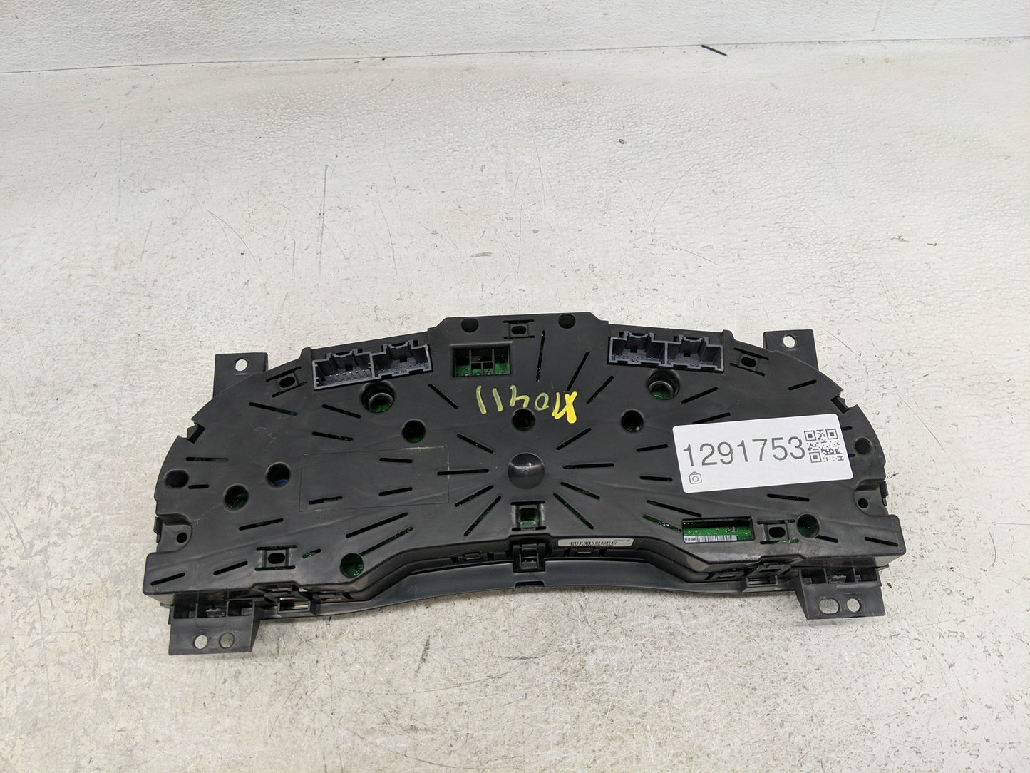 2010 Chrysler Town & Country Instrument Cluster Speedometer Gauges P/N:P05172814AE Fits OEM Used Auto Parts - Oemusedautopar