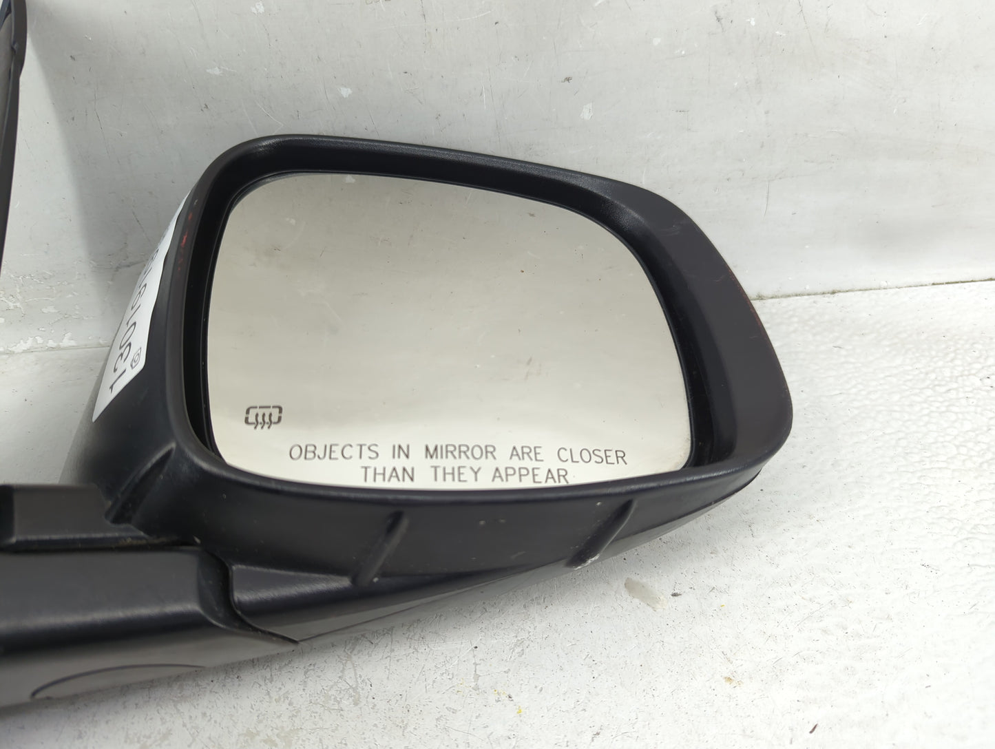2008-2010 Chrysler Town & Country Passenger Side View Mirror - Right Door Mirror OEM Used - Oemusedautoparts1.com