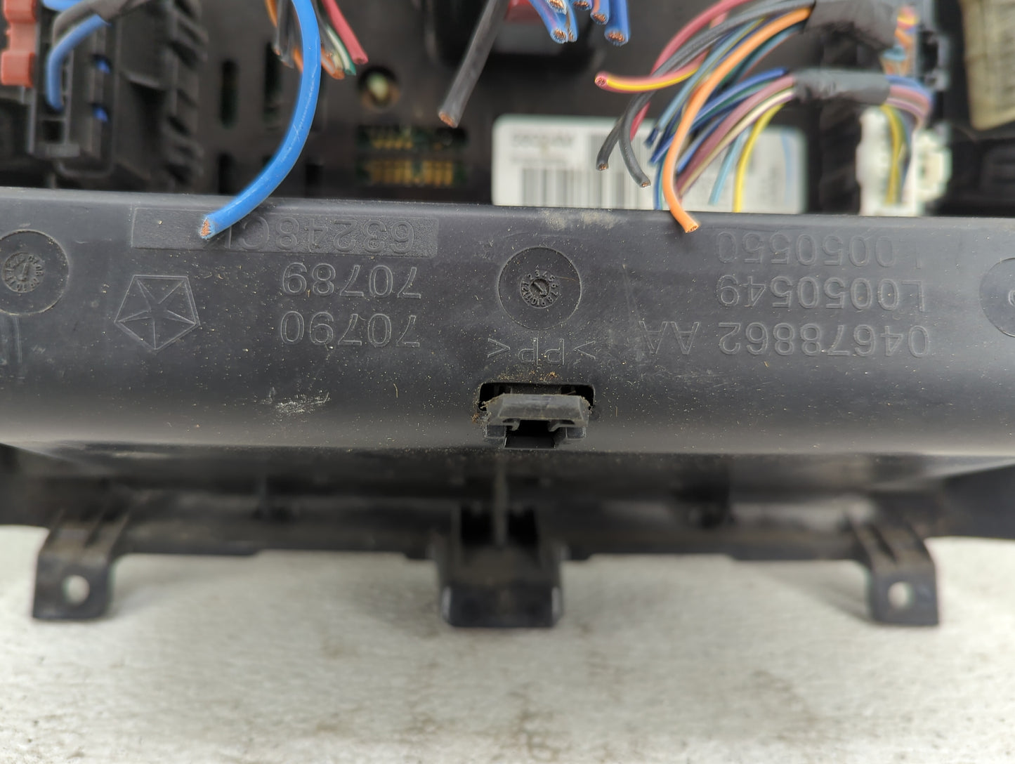 2008-2010 Chrysler Town & Country Climate Control Module Temperature AC/Heater Replacement P/N:P55111805AJ 04678862AA Fits O