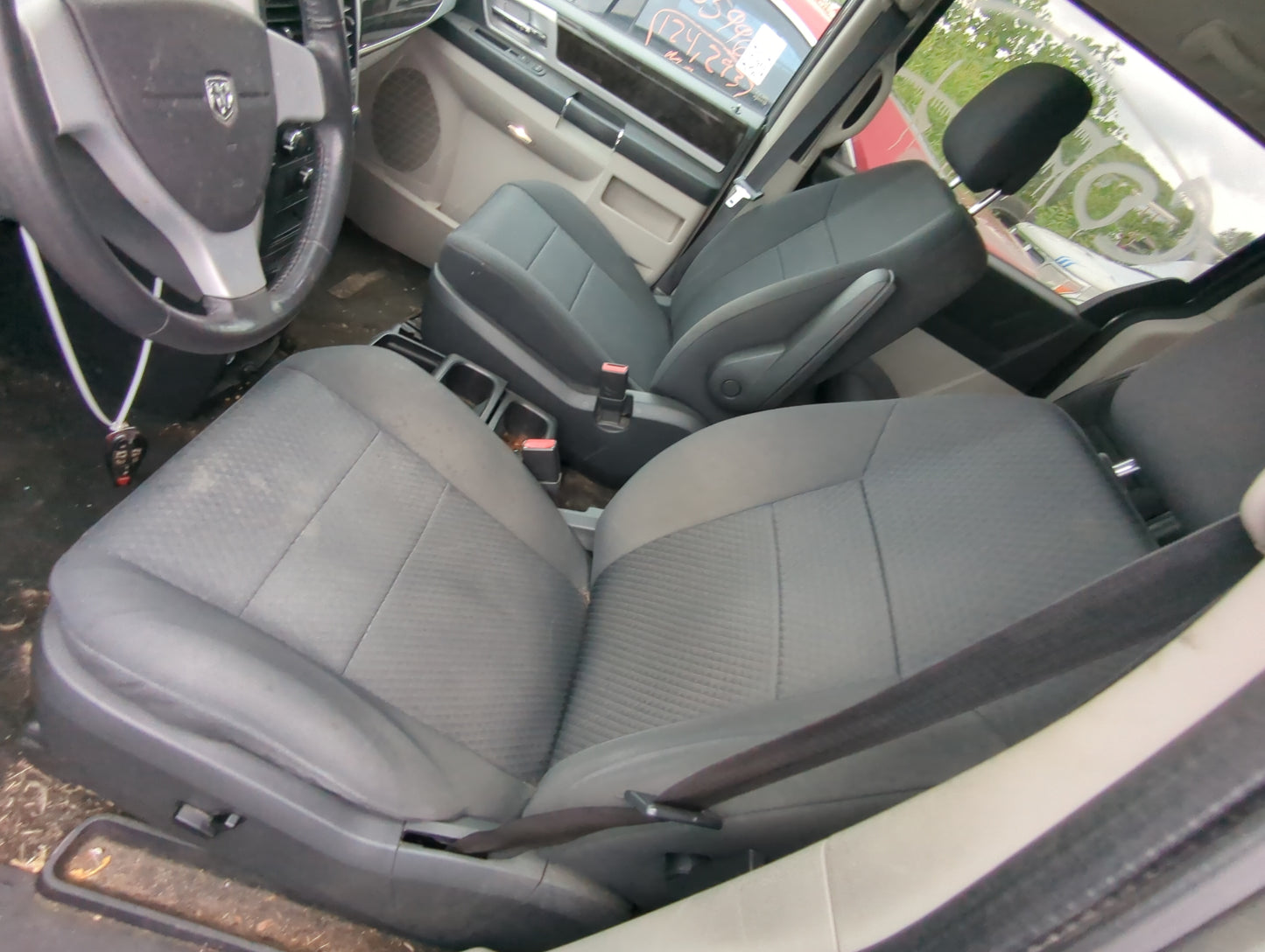 2008-2010 Dodge Grand Caravan Driver Front Seat Oem Grey - Oemusedautoparts1.com